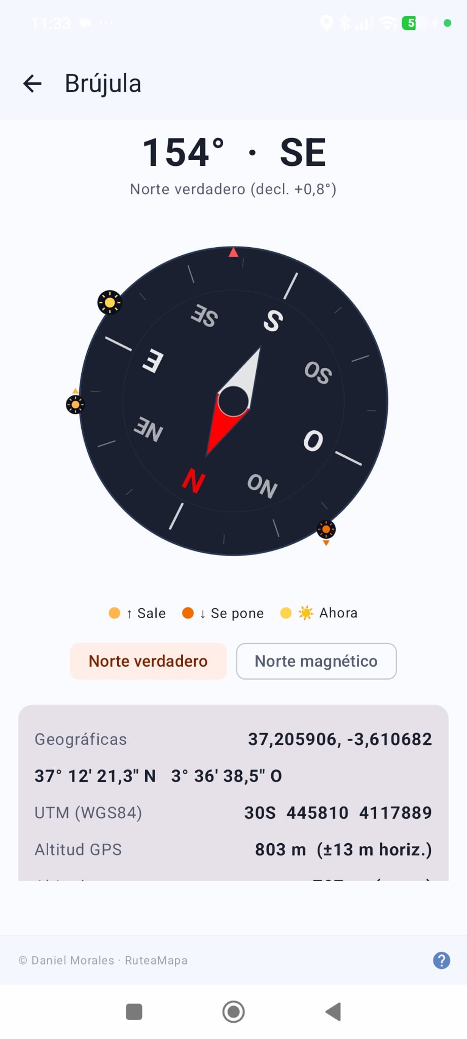 Brújula con coordenadas UTM y altitud del terreno